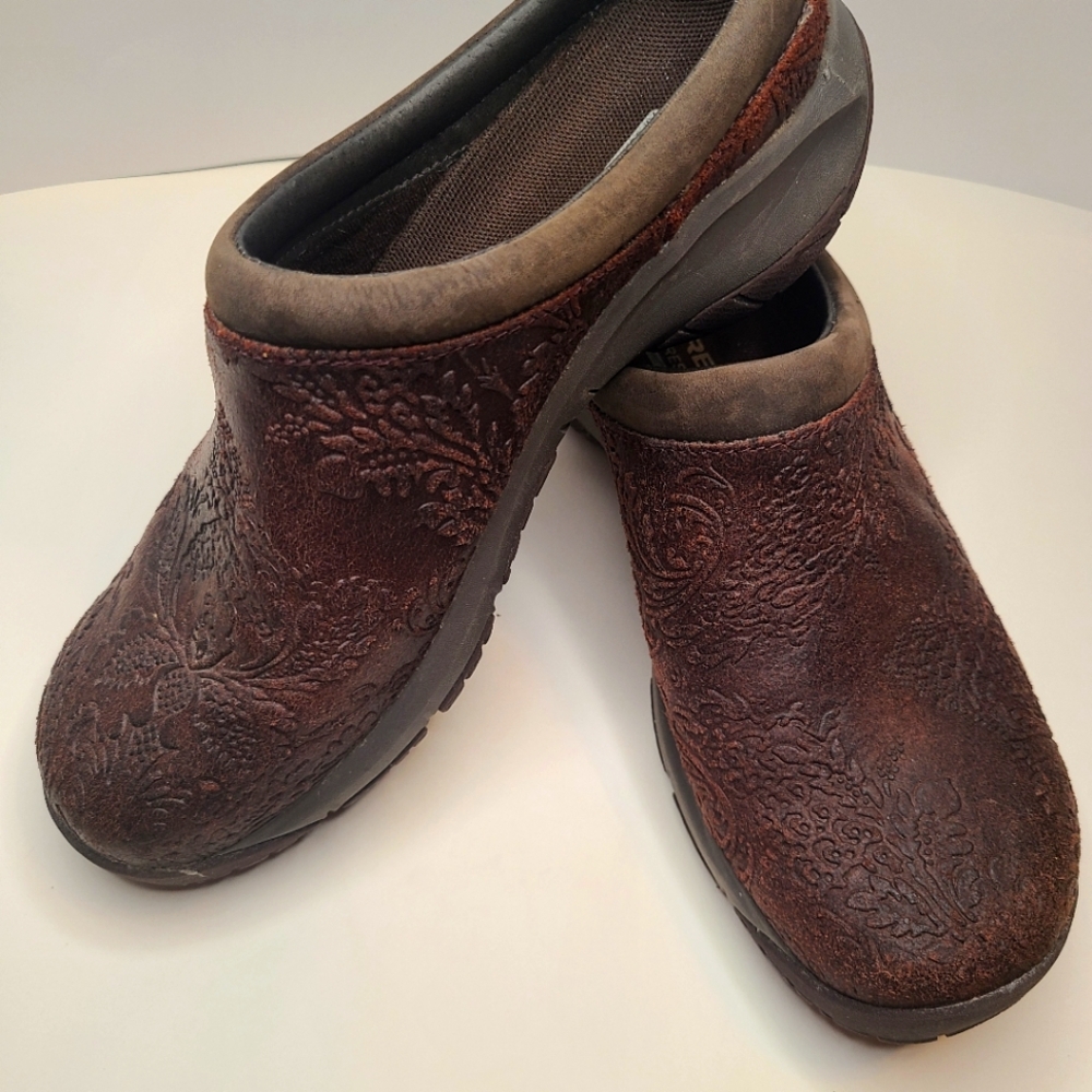 Merrell Encore Frill Tooled Brown Leather Clog Mules Women size 8